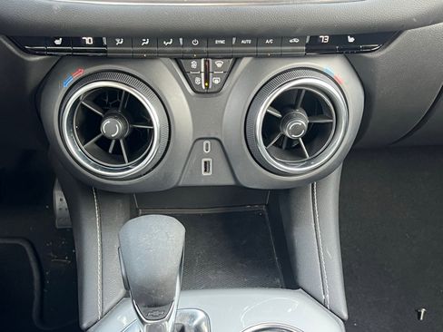 Used 2025 Chevrolet Blazer LT image 32