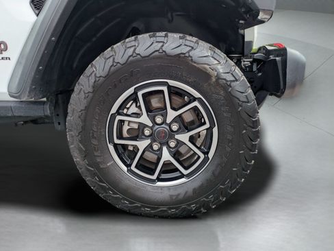 Used 2026 Jeep Wrangler Unlimited Rubicon AWD/4WD image 29