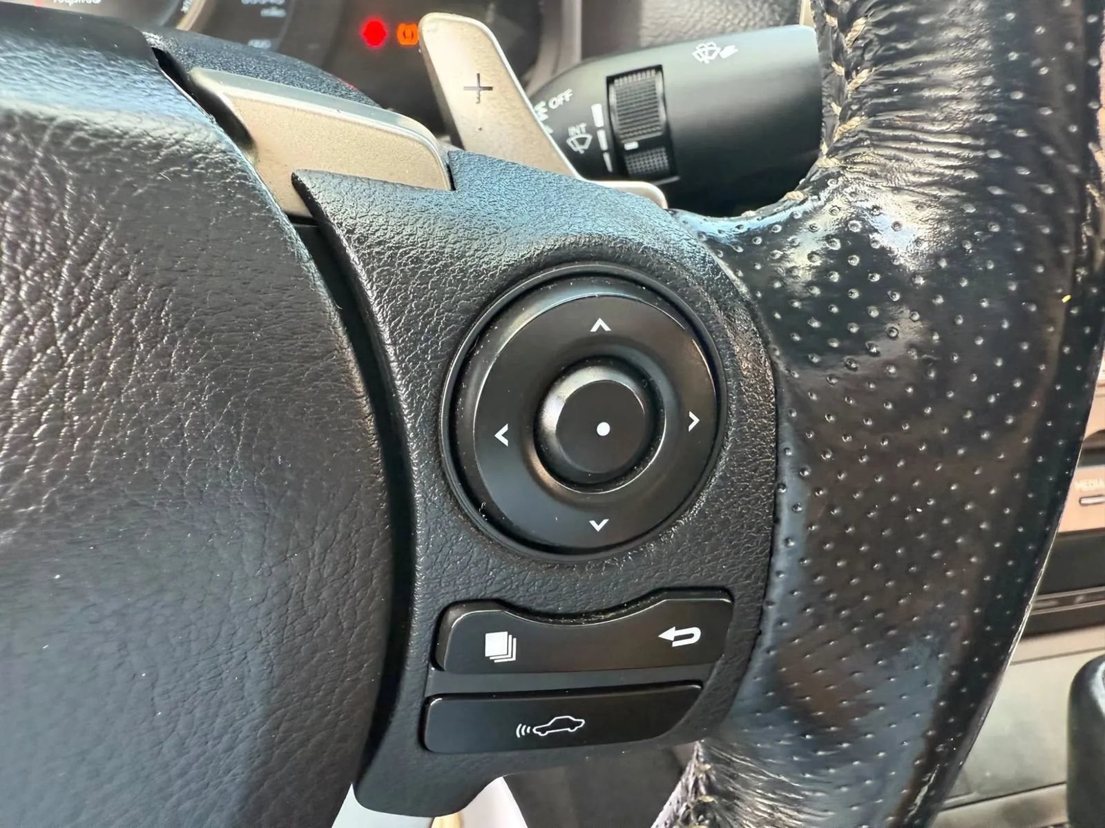 Used 2016 Lexus IS 200t w/ F Sport Package RWD image 21