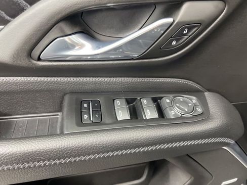 Used 2023 GMC Yukon Denali AWD/4WD image 16