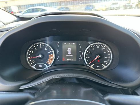 Used 2019 Jeep Renegade Sport w/ Sport Appearance Group image 21