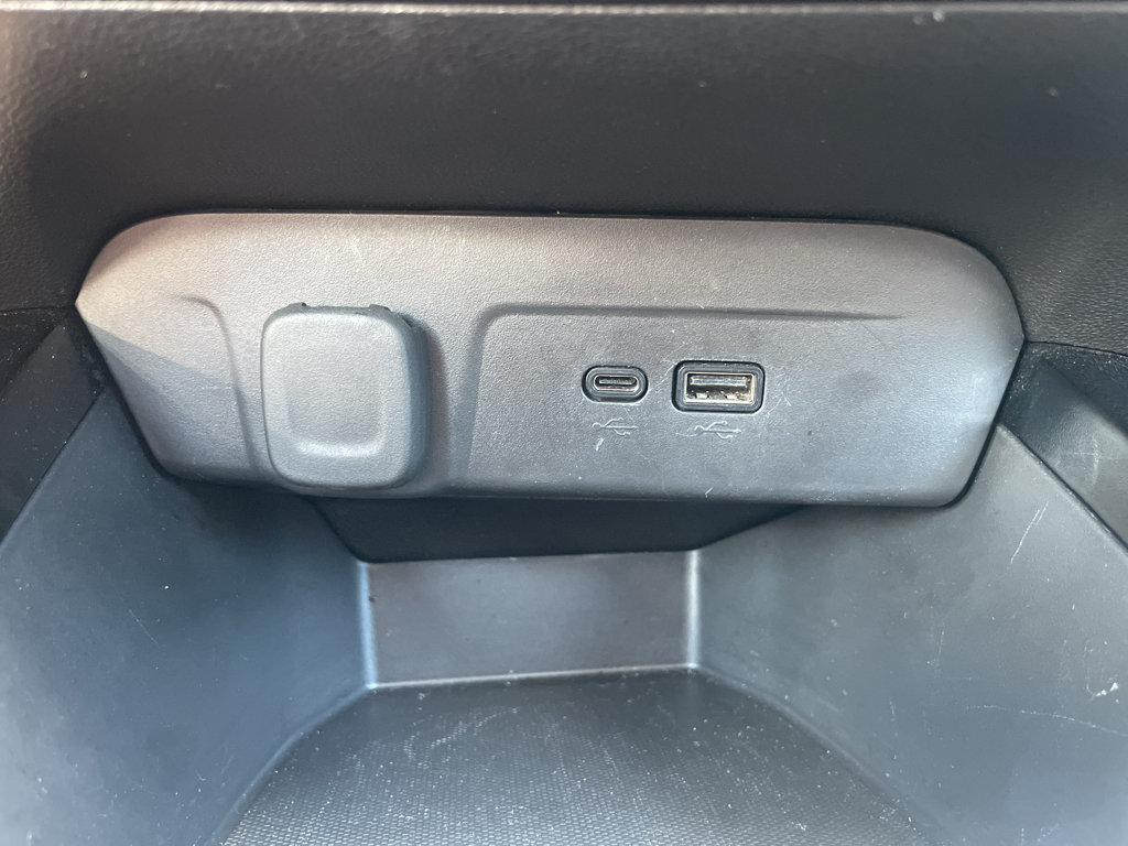 Used 2025 Chevrolet Trax LT FWD image 30