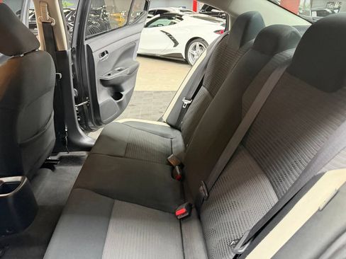 Used 2021 Nissan Versa SV FWD image 37