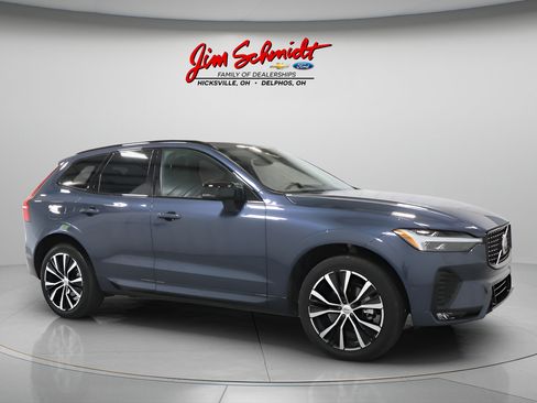 Used 2025 Volvo XC60 B5 Plus w/ Protection Package Premier AWD/4WD image 2