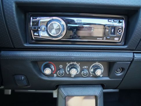 Used 2010 Tesla Roadster RWD image 29