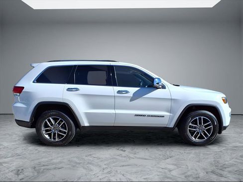 Used 2020 Jeep Grand Cherokee Limited w/ Luxury Group II image 8