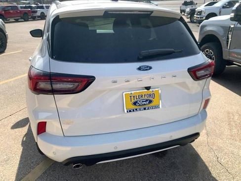 New 2024 Ford Escape ST-Line w/ Tech Pack #1 FWD image 5