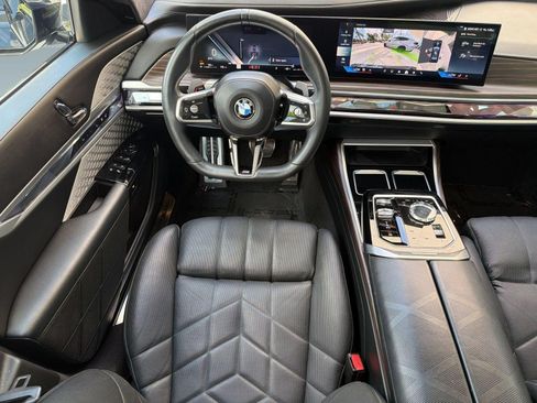 Used 2023 BMW 760i xDrive w/ Executive Package AWD/4WD image 29