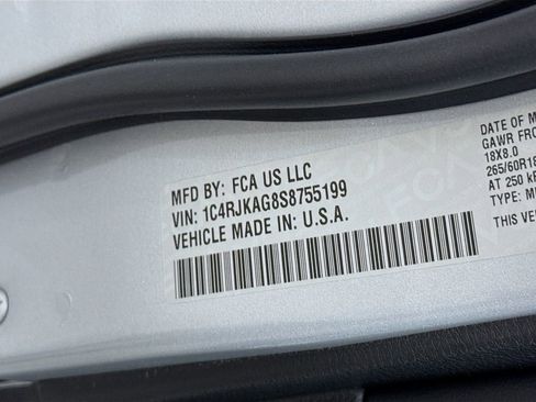 New 2025 Jeep Grand Cherokee L Laredo image 22