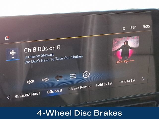 Used 2025 Chevrolet Trax RS w/ Sunroof Package FWD image 12