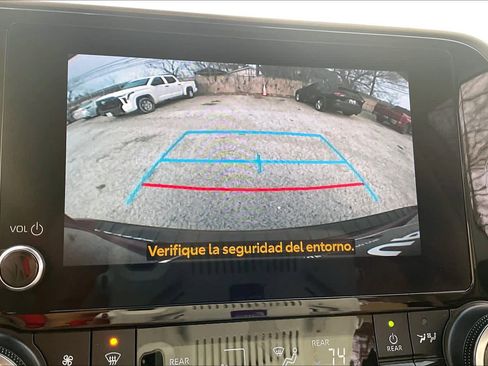 Used 2024 Toyota Highlander XLE image 27