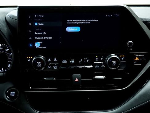 Certified 2023 Toyota Highlander L image 20