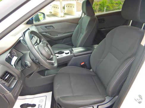 Used 2023 Nissan Rogue S AWD/4WD image 11