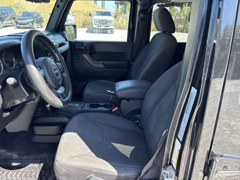 Used 2018 Jeep Wrangler Unlimited Sport S AWD/4WD image 14