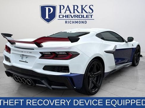 Used 2023 Chevrolet Corvette Z06 w/ Z07 Performance Package RWD image 8