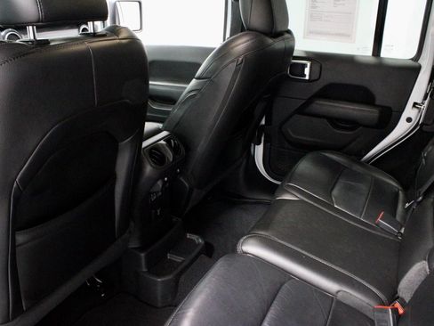 Used 2021 Jeep Wrangler Unlimited Sahara image 20