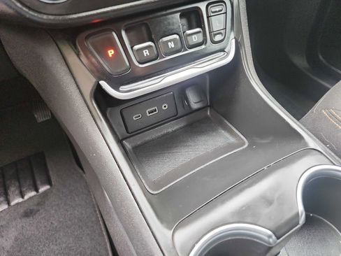 Used 2019 GMC Terrain SLE w/ Driver Convenience Package FWD image 24