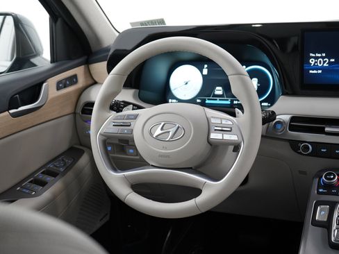 Used 2025 Hyundai Palisade Limited image 15