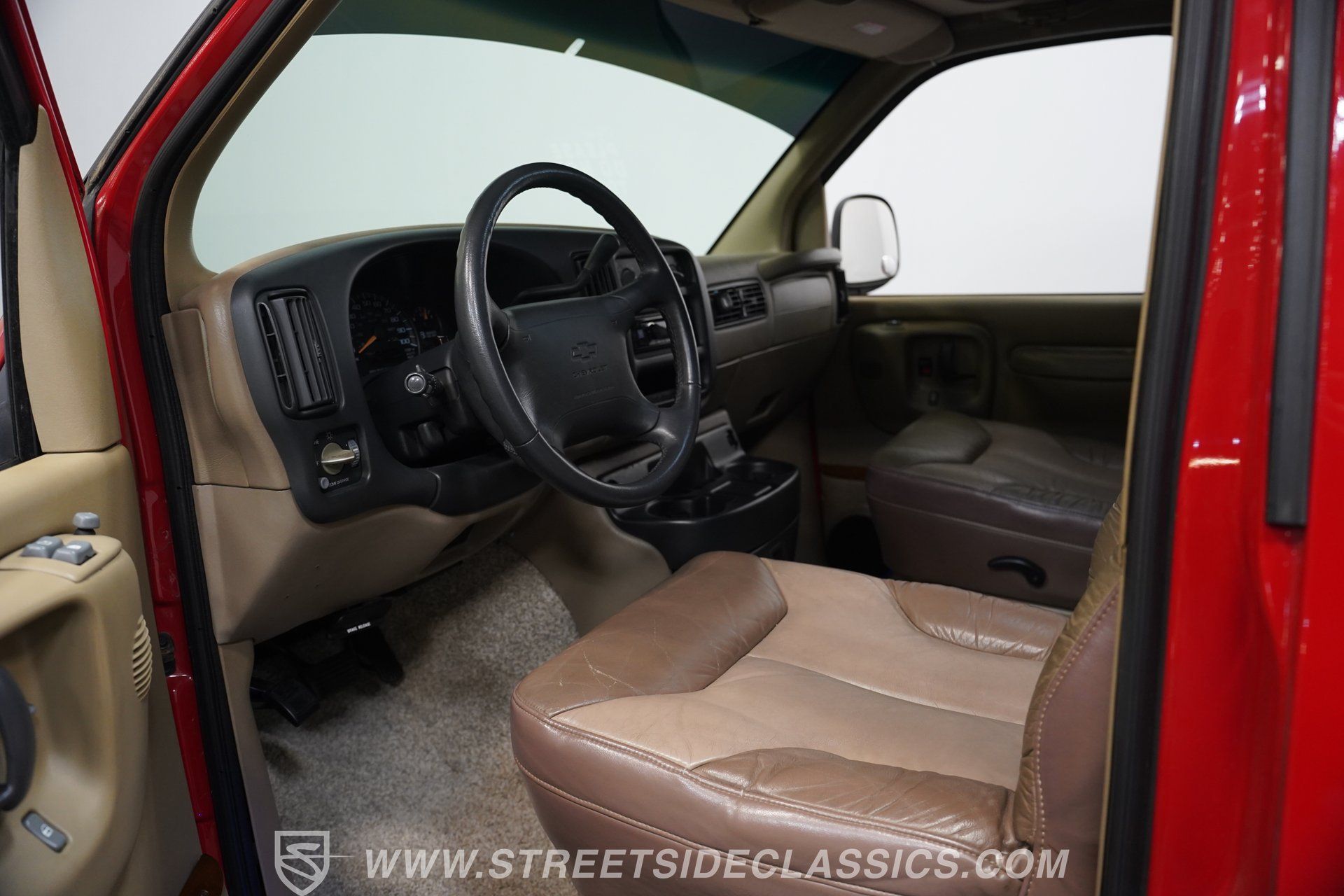 Used 1996 Chevrolet Express 1500 RWD image 4