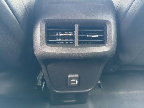 Used 2020 Chevrolet Equinox LT image 15