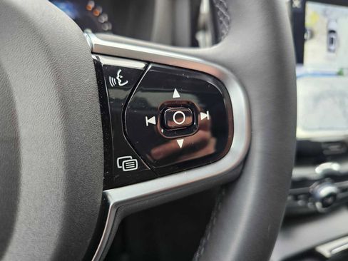 Certified 2025 Volvo XC60 B5 Plus w/ Protection Package Premier image 34