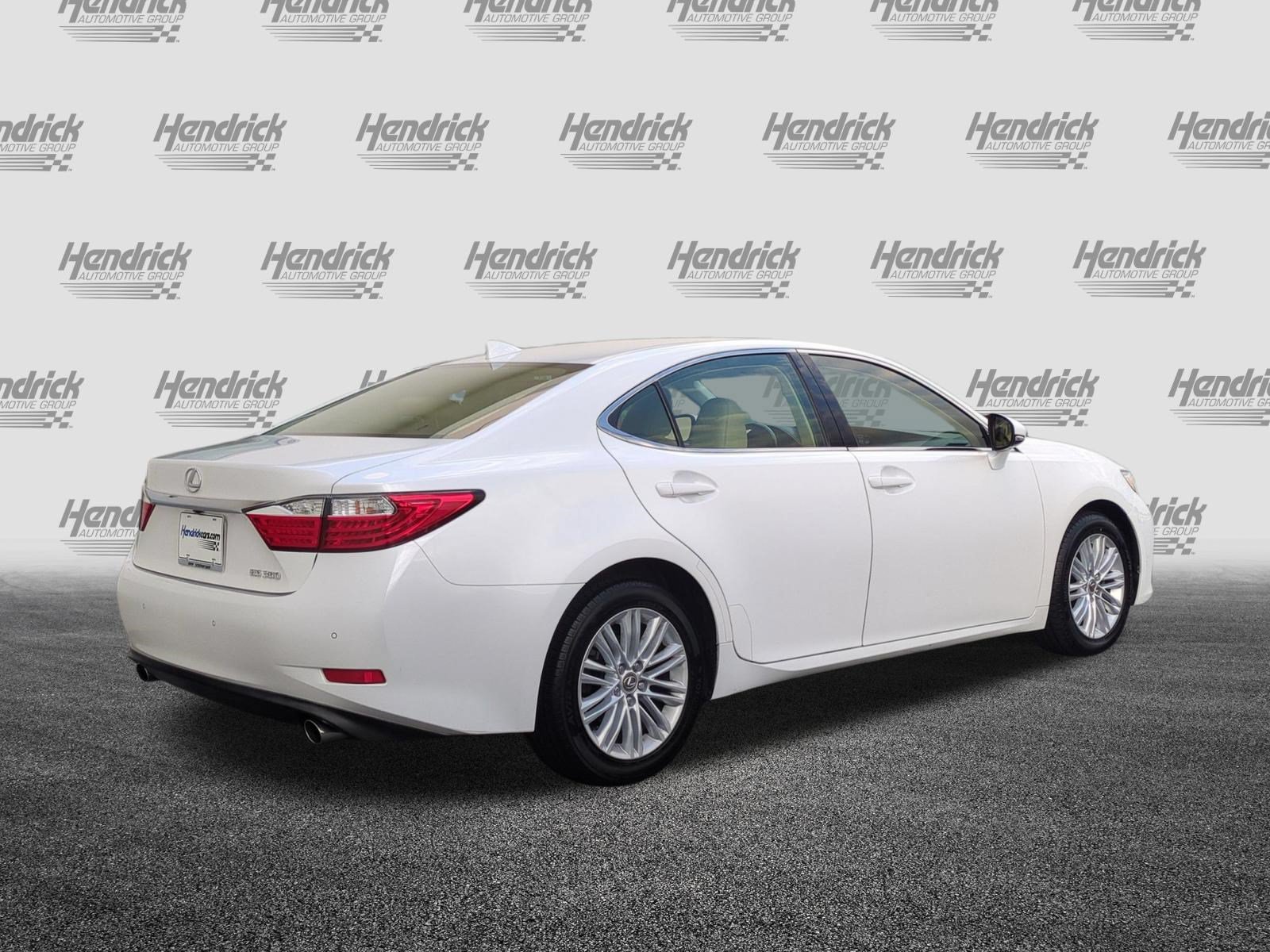 Used 2015 Lexus ES 350 w/ Luxury Package FWD image 10