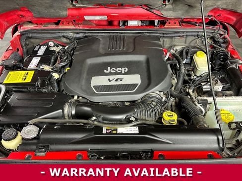 Used 2014 Jeep Wrangler Unlimited Sahara w/ Connectivity Group AWD/4WD image 28