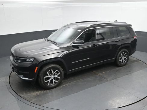 Used 2024 Jeep Grand Cherokee L Limited w/ Luxury Tech Group II image 35