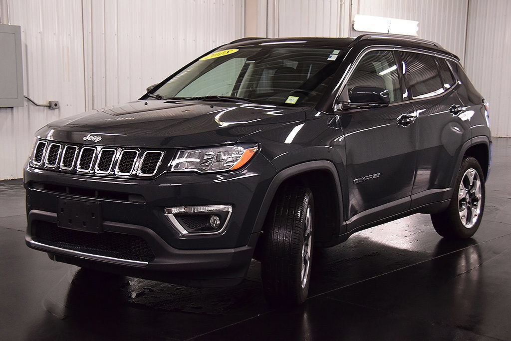 Used 2018 Jeep Compass Limited w/ Navigation Group AWD/4WD image 3