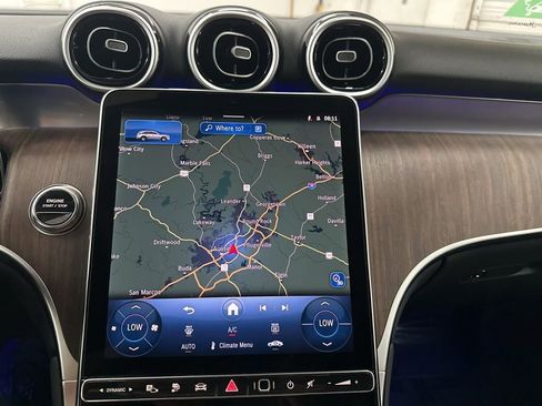 Used 2025 Mercedes-Benz GLC 350e 4MATIC image 13