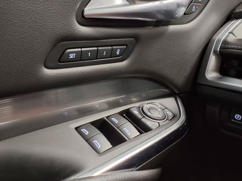 Used 2024 Cadillac XT4 Premium Luxury w/ Technology Package FWD image 30
