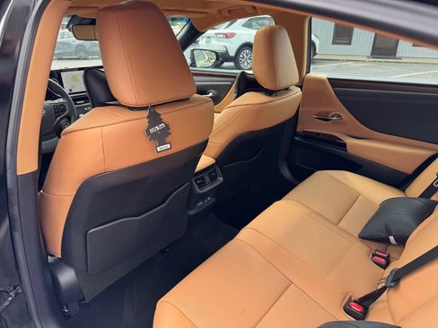 Used 2025 Lexus ES 300h F Sport FWD image 31