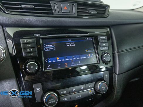 Used 2019 Nissan Rogue SL w/ Premium Package AWD/4WD image 17
