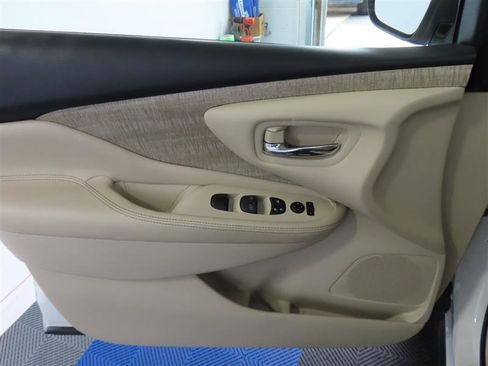 Used 2019 Nissan Murano SV w/ Cargo Package AWD/4WD image 16