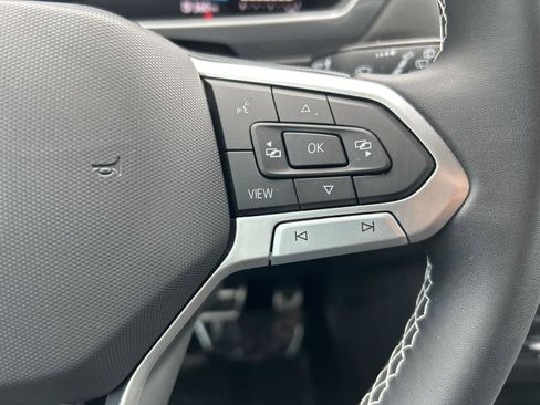 Used 2023 Volkswagen Tiguan SE R-Line AWD/4WD image 16