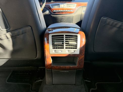 Used 2009 Mercedes-Benz S 550 Base image 40