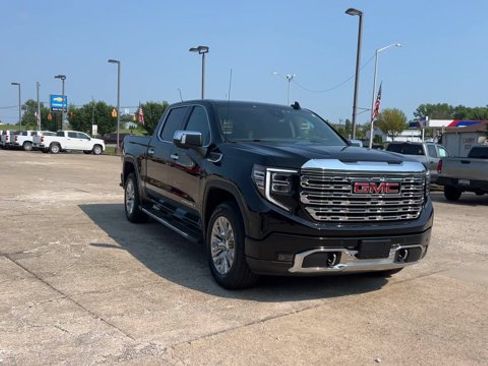 Used 2023 GMC Sierra 1500 Denali AWD/4WD image 3