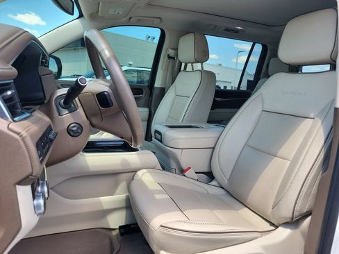 Used 2022 GMC Yukon XL Denali AWD/4WD image 19
