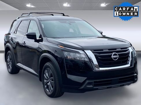 Used 2024 Nissan Pathfinder SV image 5