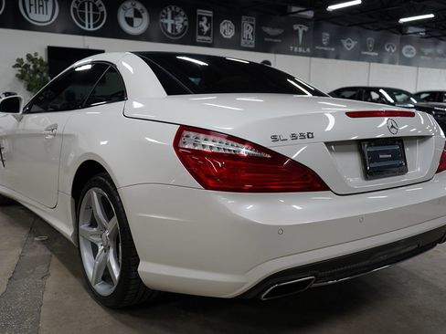 Used 2016 Mercedes-Benz SL 550 w/ Driver Assistance Package image 3
