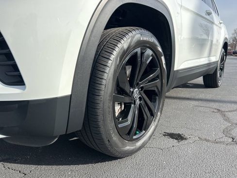 Used 2022 Volkswagen Atlas SE image 11