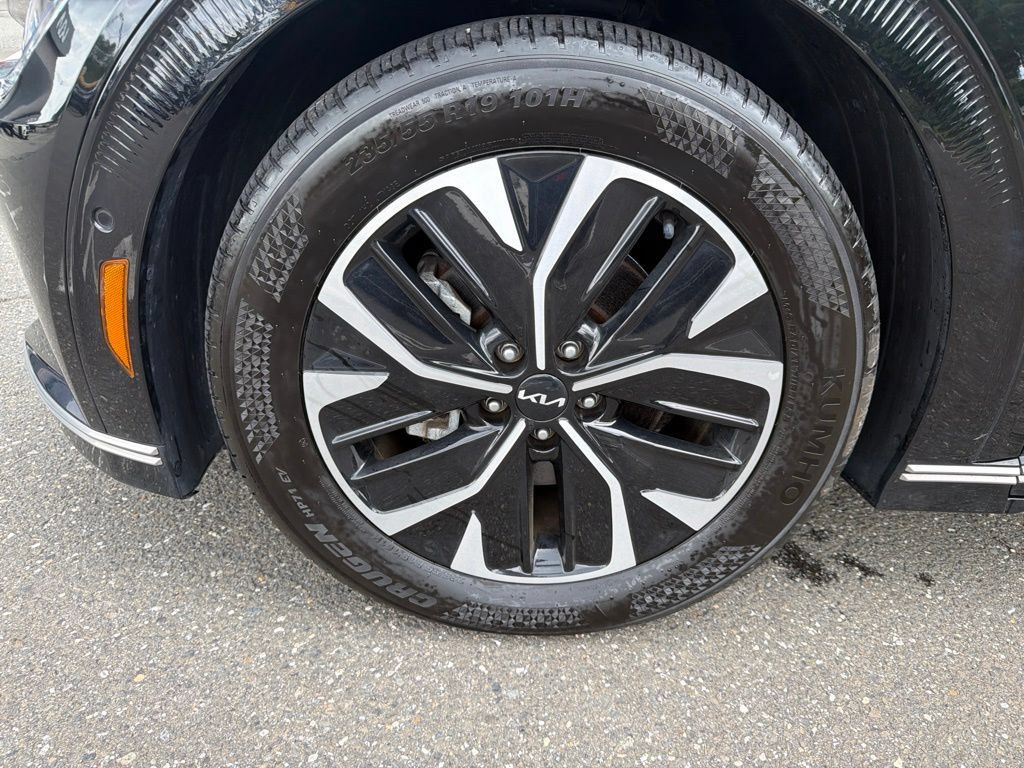Used 2023 Kia EV6 Wind w/ Wind Technology Package AWD/4WD image 21