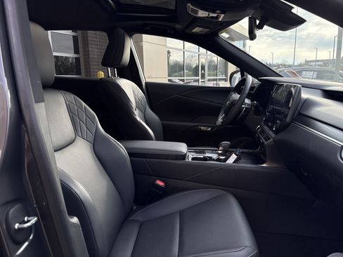 Used 2024 Lexus RX 350 Premium w/ Accessory Package (Z1) image 33