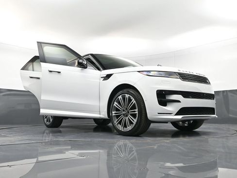 Used 2024 Land Rover Range Rover Sport Dynamic SE AWD/4WD image 37
