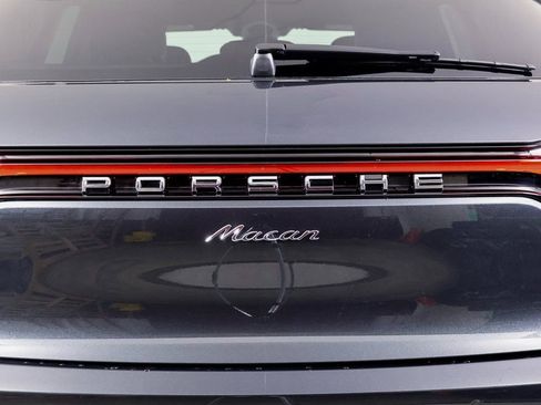 Used 2026 Porsche Macan AWD/4WD image 14