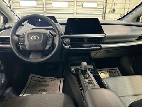 Used 2026 Toyota Prius LE FWD image 4