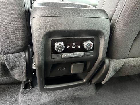 Used 2025 GMC Acadia Elevation image 24