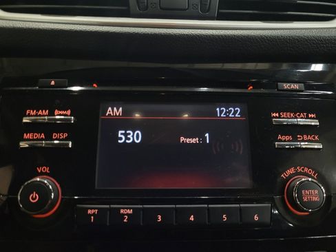 Used 2016 Nissan Rogue SV AWD/4WD image 25