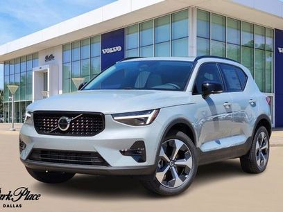 Used 2025 Volvo XC40 B5 Plus w/ Protection Package Premier