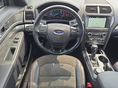 Used 2018 Ford Explorer XLT w/ Equipment Group 202A AWD/4WD image 25